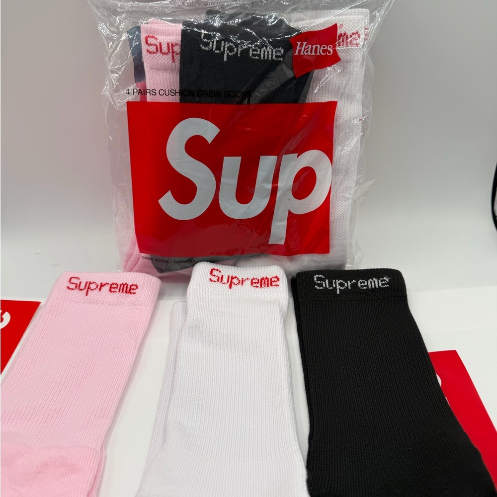 Supreme x Hanes Special Color Comb 3Pack Cushion Crew Socks - Pink, White, Black